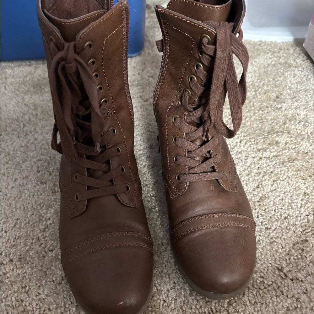 Brown Lace-Up Mid-Calf Boots with Vintage Appeal